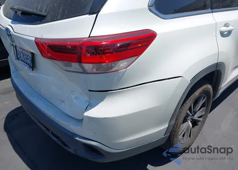 2018 Toyota Highlander Le z USA, uszkodzony, nr VIN 5TDZARFH8JS033218